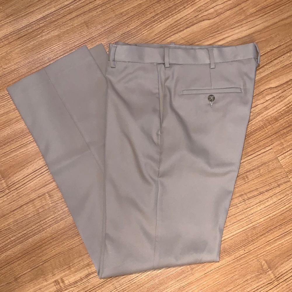 Men’s Khaki PGA Tour Pants Size 32x32